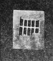 Первый калотипный снимок Тальбота - решетчатое окно его дома. Выполнен в 1835г.
